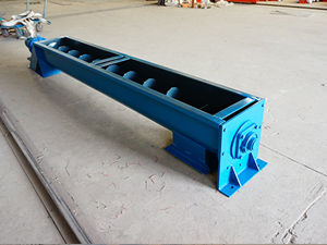 無中心軸干擾,對于輸送帶狀、易纏繞物料有特殊的優越性。